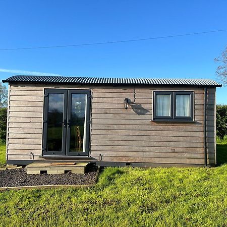 Vicarage Hideaways Villa Halvergate Exterior photo
