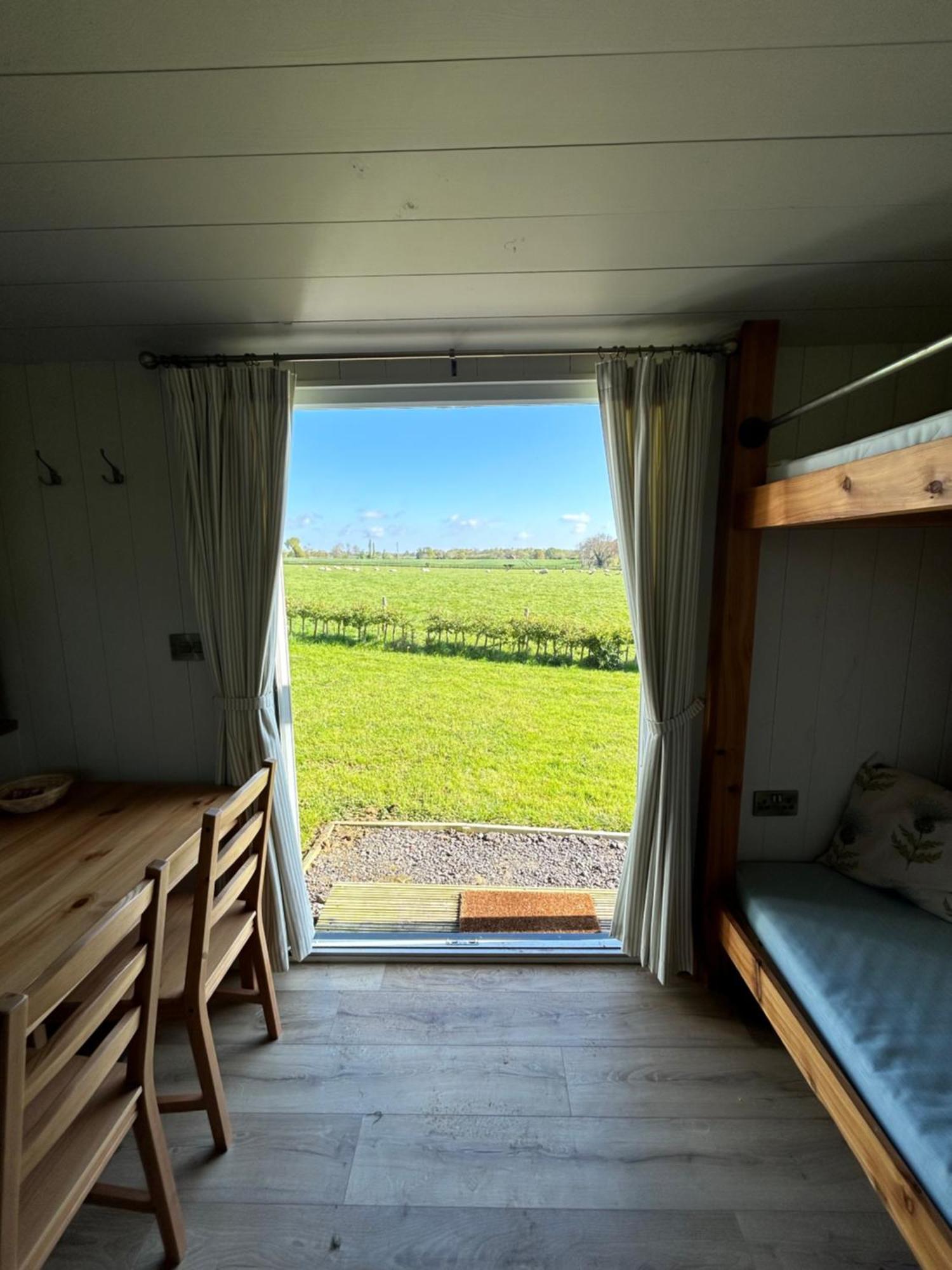 Vicarage Hideaways Villa Halvergate Exterior photo