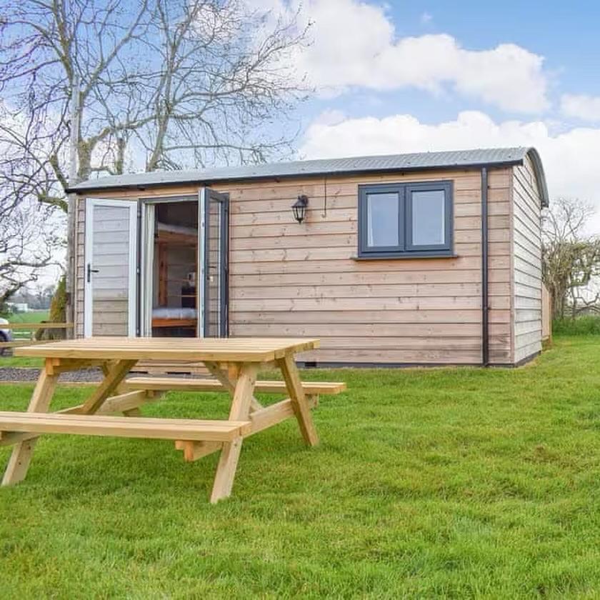 Vicarage Hideaways Villa Halvergate Exterior photo